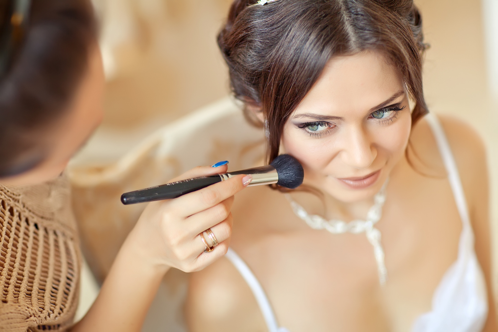 wedding make up to beautiful bride